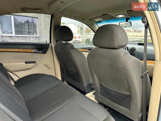 Шевроле Авео, об'ємом двигуна 1.6 л та пробігом 199 тис. км за 3699 $, фото 16 на Automoto.ua