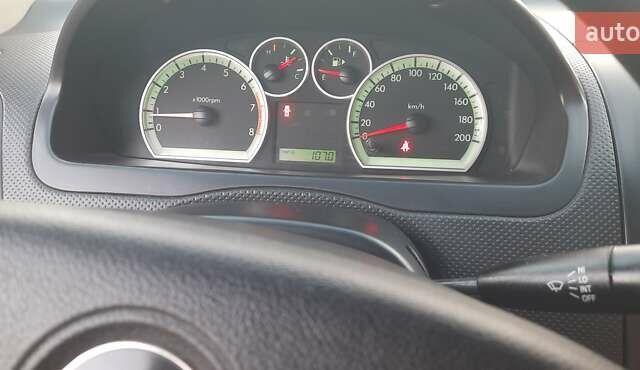 Шевроле Авео, об'ємом двигуна 1.5 л та пробігом 197 тис. км за 2650 $, фото 16 на Automoto.ua