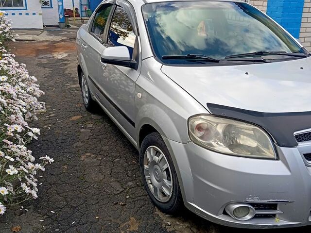 Шевроле Авео, объемом двигателя 1.6 л и пробегом 200 тыс. км за 3000 $, фото 1 на Automoto.ua