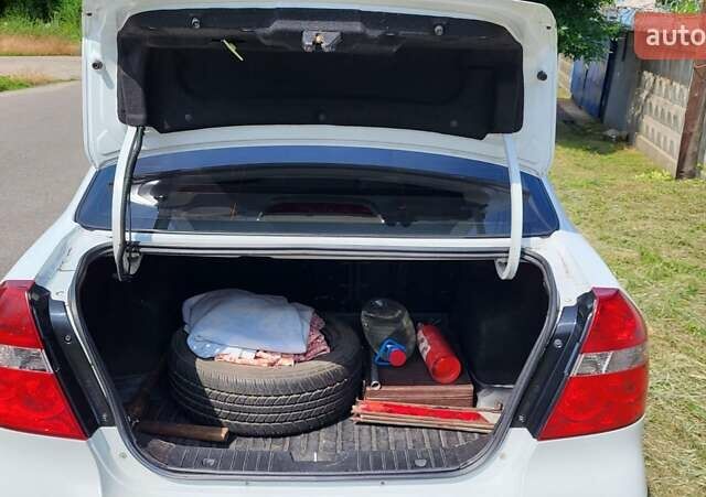 Шевроле Авео, объемом двигателя 1.6 л и пробегом 177 тыс. км за 5550 $, фото 6 на Automoto.ua