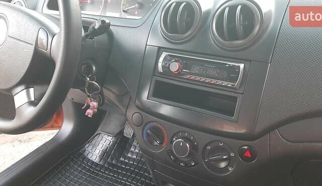 Шевроле Авео, об'ємом двигуна 1.5 л та пробігом 197 тис. км за 2650 $, фото 12 на Automoto.ua