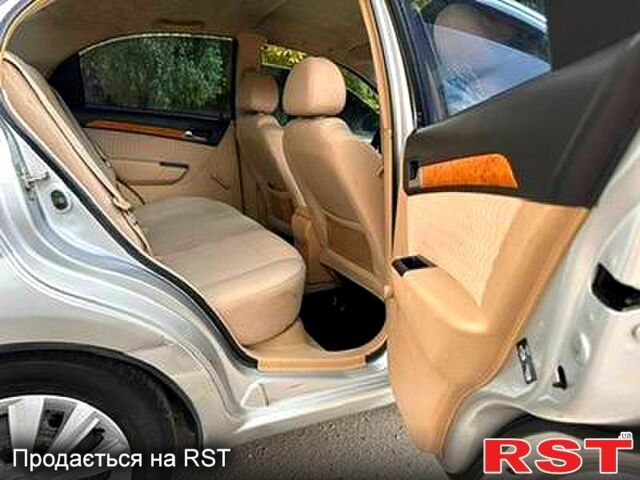 Шевроле Авео, объемом двигателя 1.6 л и пробегом 260 тыс. км за 4000 $, фото 6 на Automoto.ua