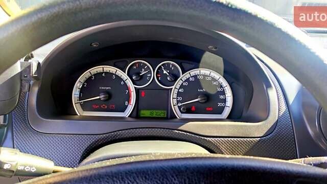 Шевроле Авео, об'ємом двигуна 1.6 л та пробігом 187 тис. км за 4200 $, фото 5 на Automoto.ua