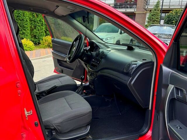 Шевроле Авео, объемом двигателя 1.5 л и пробегом 280 тыс. км за 2500 $, фото 1 на Automoto.ua