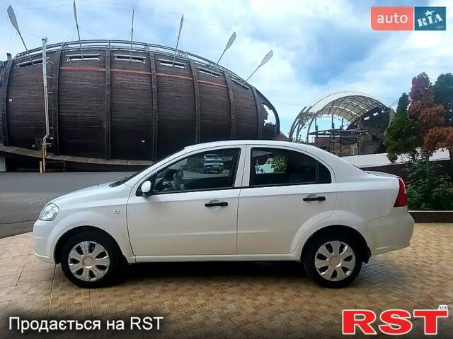 Шевроле Авео, объемом двигателя 1.5 л и пробегом 200 тыс. км за 3200 $, фото 1 на Automoto.ua