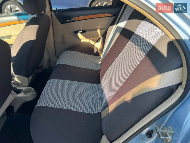 Шевроле Авео, об'ємом двигуна 1.6 л та пробігом 147 тис. км за 3900 $, фото 2 на Automoto.ua