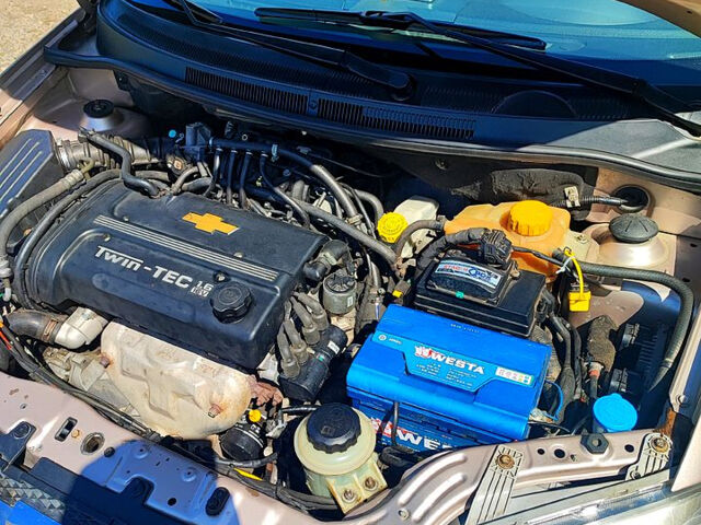 Шевроле Авео, об'ємом двигуна 1.6 л та пробігом 230 тис. км за 4200 $, фото 7 на Automoto.ua