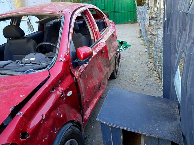 Шевроле Авео, объемом двигателя 1.5 л и пробегом 200 тыс. км за 1050 $, фото 4 на Automoto.ua