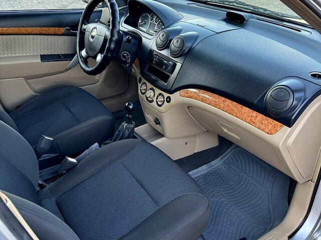 Шевроле Авео, объемом двигателя 1.6 л и пробегом 262 тыс. км за 4000 $, фото 9 на Automoto.ua