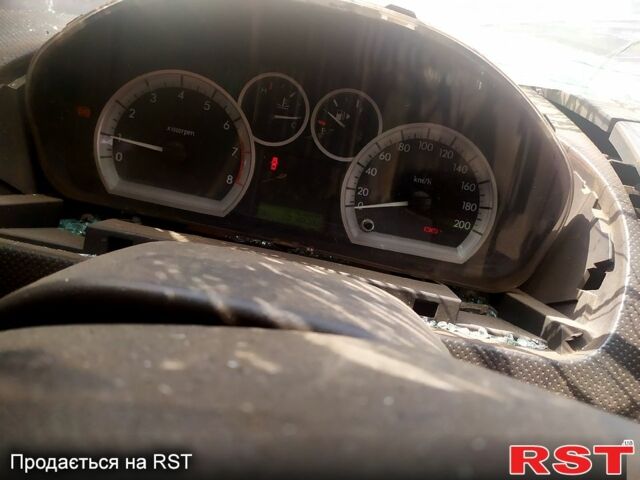 Шевроле Авео, объемом двигателя 1.6 л и пробегом 155 тыс. км за 1100 $, фото 5 на Automoto.ua