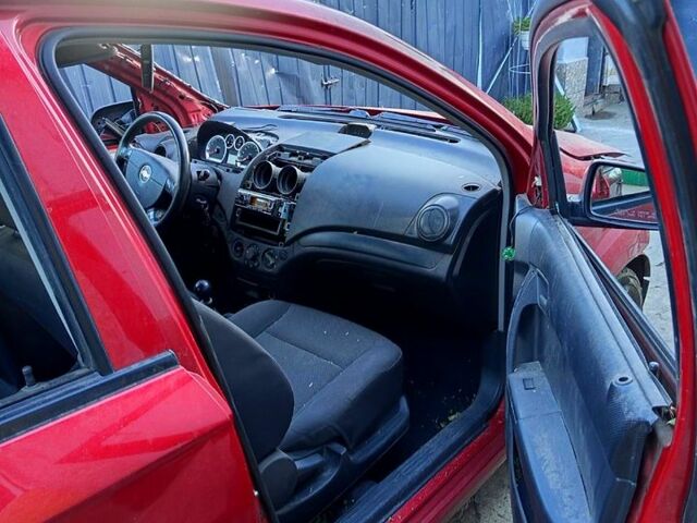 Шевроле Авео, объемом двигателя 1.5 л и пробегом 200 тыс. км за 1050 $, фото 3 на Automoto.ua
