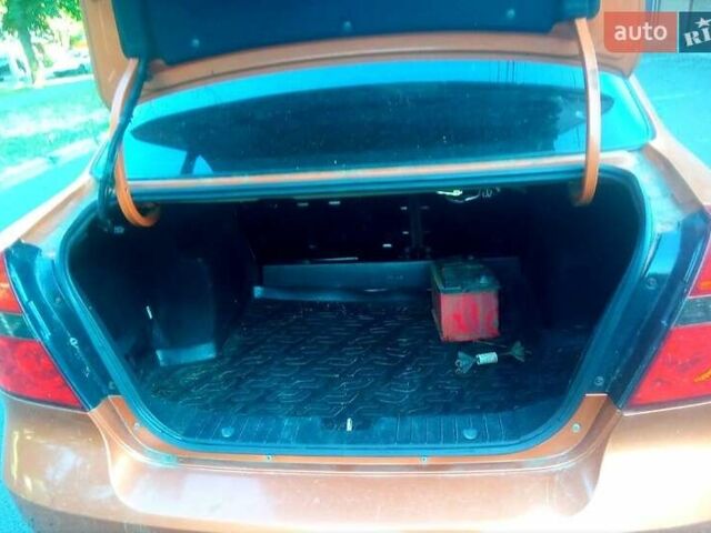 Шевроле Авео, объемом двигателя 1.6 л и пробегом 200 тыс. км за 4000 $, фото 1 на Automoto.ua