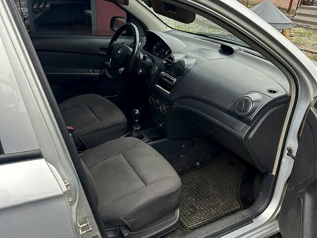 Шевроле Авео, объемом двигателя 1.5 л и пробегом 200 тыс. км за 3200 $, фото 7 на Automoto.ua