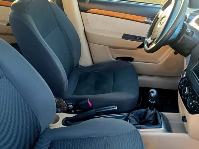 Шевроле Авео, объемом двигателя 1.6 л и пробегом 254 тыс. км за 3300 $, фото 4 на Automoto.ua