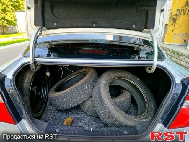 Шевроле Авео, об'ємом двигуна 1.5 л та пробігом 300 тис. км за 4000 $, фото 7 на Automoto.ua