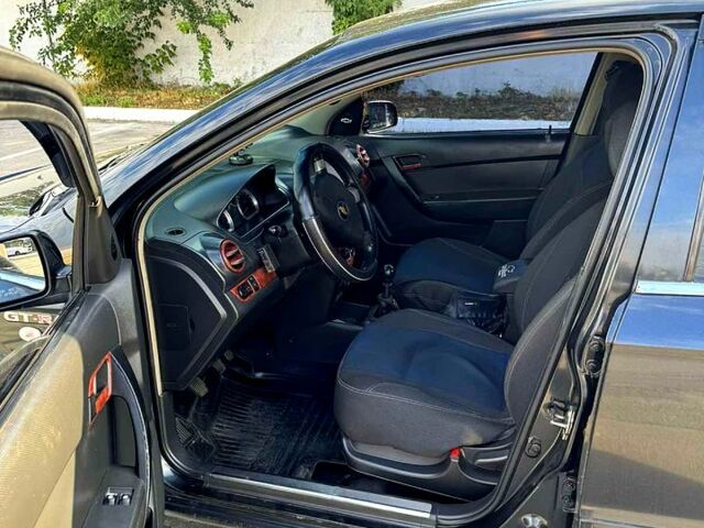 Шевроле Авео, объемом двигателя 1.5 л и пробегом 300 тыс. км за 4500 $, фото 6 на Automoto.ua