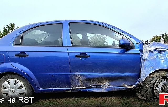 Шевроле Авео, об'ємом двигуна 1.5 л та пробігом 115 тис. км за 1600 $, фото 2 на Automoto.ua