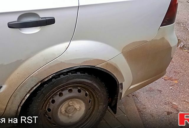 Шевроле Авео, объемом двигателя 1.5 л и пробегом 300 тыс. км за 3000 $, фото 2 на Automoto.ua