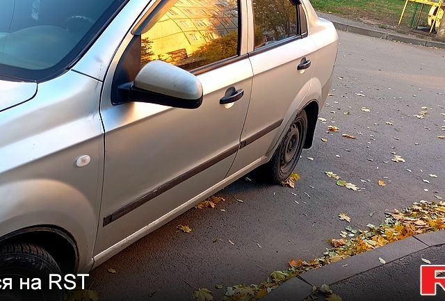 Шевроле Авео, объемом двигателя 1.5 л и пробегом 295 тыс. км за 3000 $, фото 5 на Automoto.ua