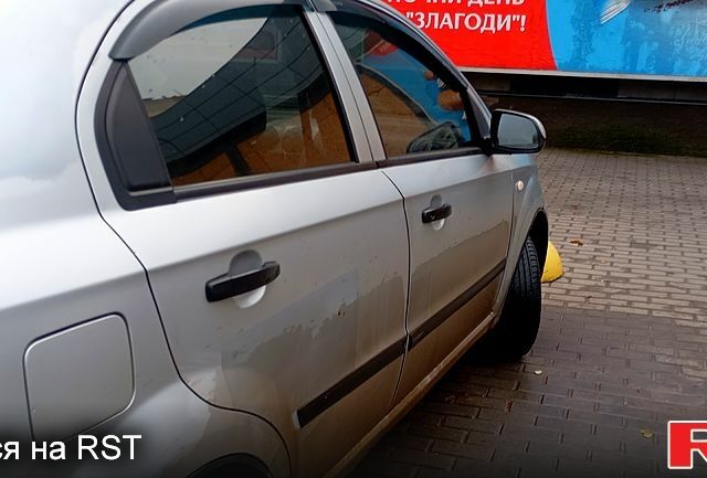 Шевроле Авео, об'ємом двигуна 1.5 л та пробігом 200 тис. км за 3000 $, фото 1 на Automoto.ua