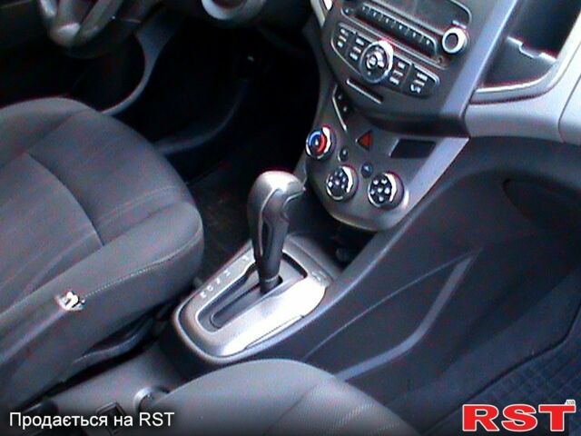 Шевроле Авео, об'ємом двигуна 1.6 л та пробігом 166 тис. км за 6100 $, фото 7 на Automoto.ua