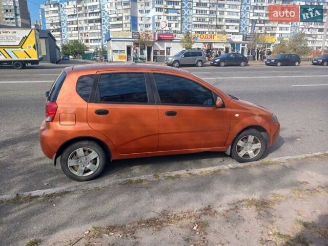 Желтый Шевроле Авео, объемом двигателя 1.5 л и пробегом 200 тыс. км за 3300 $, фото 2 на Automoto.ua