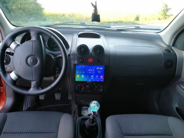 Желтый Шевроле Авео, объемом двигателя 1.5 л и пробегом 188 тыс. км за 3600 $, фото 4 на Automoto.ua