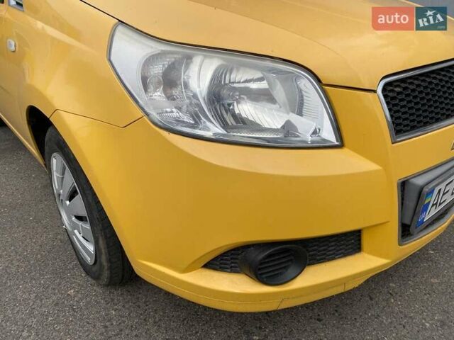 Желтый Шевроле Авео, объемом двигателя 1.2 л и пробегом 188 тыс. км за 3950 $, фото 9 на Automoto.ua