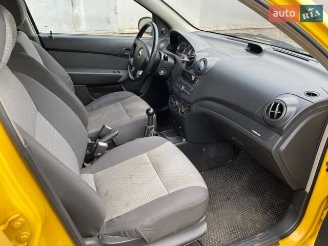 Желтый Шевроле Авео, объемом двигателя 1.2 л и пробегом 188 тыс. км за 3950 $, фото 24 на Automoto.ua