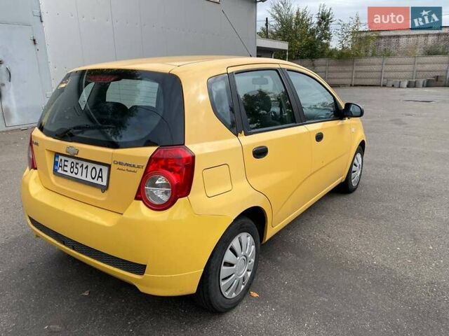 Желтый Шевроле Авео, объемом двигателя 1.2 л и пробегом 188 тыс. км за 3950 $, фото 2 на Automoto.ua