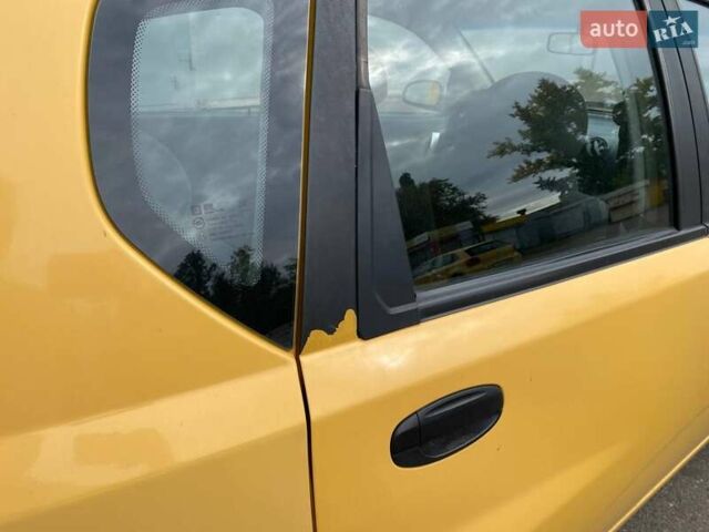 Желтый Шевроле Авео, объемом двигателя 1.2 л и пробегом 188 тыс. км за 3950 $, фото 27 на Automoto.ua