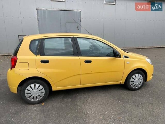 Желтый Шевроле Авео, объемом двигателя 1.2 л и пробегом 188 тыс. км за 3950 $, фото 5 на Automoto.ua