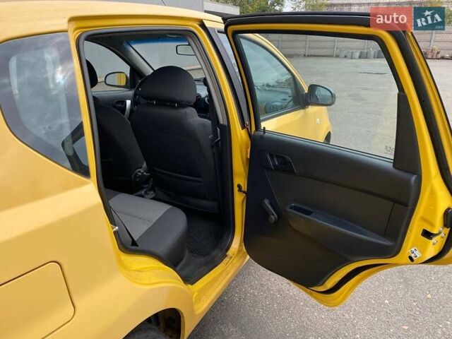 Желтый Шевроле Авео, объемом двигателя 1.2 л и пробегом 188 тыс. км за 3950 $, фото 23 на Automoto.ua