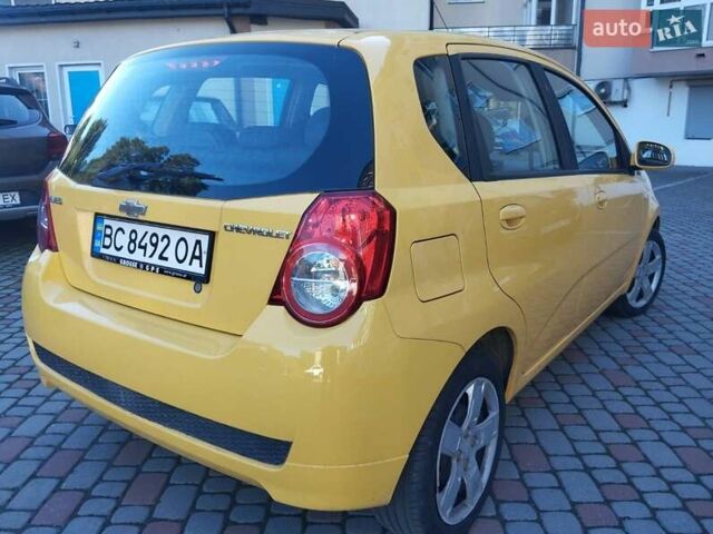 Желтый Шевроле Авео, объемом двигателя 1.21 л и пробегом 145 тыс. км за 4250 $, фото 5 на Automoto.ua