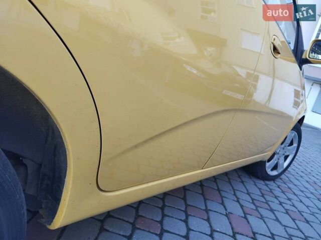 Желтый Шевроле Авео, объемом двигателя 1.21 л и пробегом 140 тыс. км за 3890 $, фото 21 на Automoto.ua