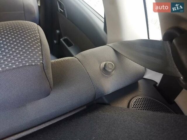 Желтый Шевроле Авео, объемом двигателя 1.21 л и пробегом 140 тыс. км за 3890 $, фото 51 на Automoto.ua