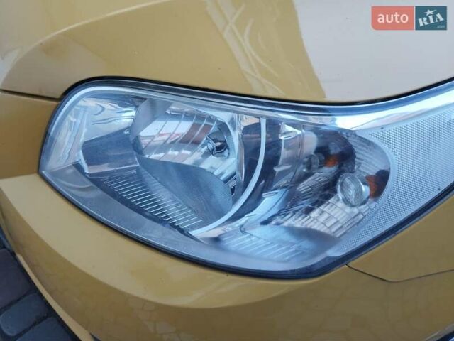 Желтый Шевроле Авео, объемом двигателя 1.21 л и пробегом 140 тыс. км за 3890 $, фото 29 на Automoto.ua