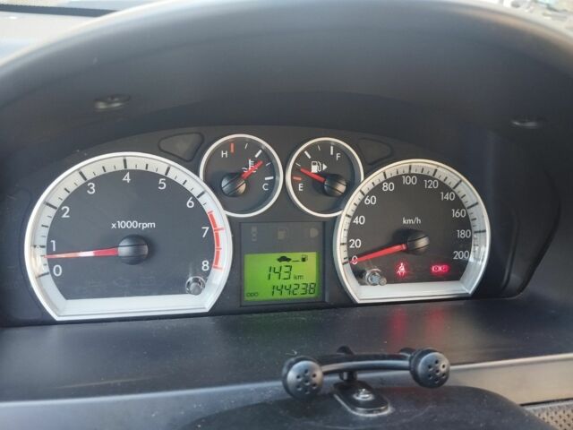 Желтый Шевроле Авео, объемом двигателя 1.2 л и пробегом 145 тыс. км за 4250 $, фото 6 на Automoto.ua