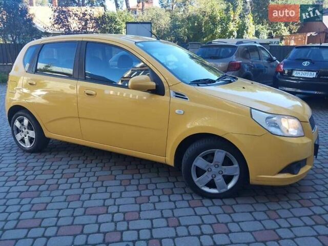 Желтый Шевроле Авео, объемом двигателя 1.21 л и пробегом 145 тыс. км за 4250 $, фото 8 на Automoto.ua