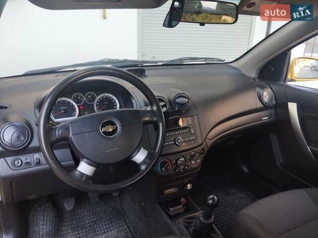 Желтый Шевроле Авео, объемом двигателя 1.21 л и пробегом 145 тыс. км за 4250 $, фото 28 на Automoto.ua