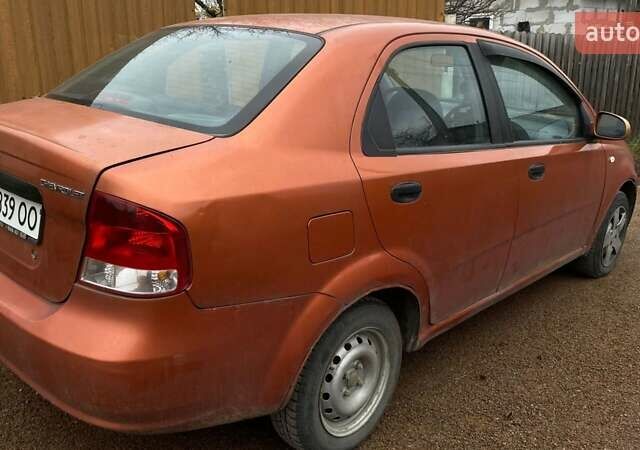 Желтый Шевроле Авео, объемом двигателя 1.5 л и пробегом 584 тыс. км за 2150 $, фото 5 на Automoto.ua