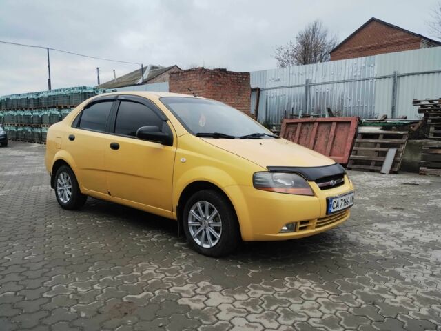 Желтый Шевроле Авео, объемом двигателя 1.5 л и пробегом 212 тыс. км за 2100 $, фото 7 на Automoto.ua