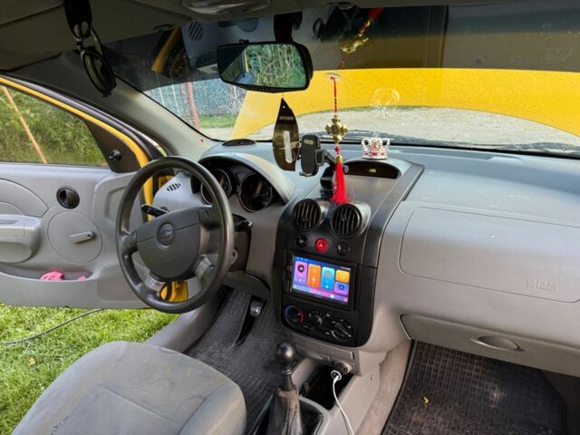 Жовтий Шевроле Авео, об'ємом двигуна 1.5 л та пробігом 320 тис. км за 3000 $, фото 4 на Automoto.ua