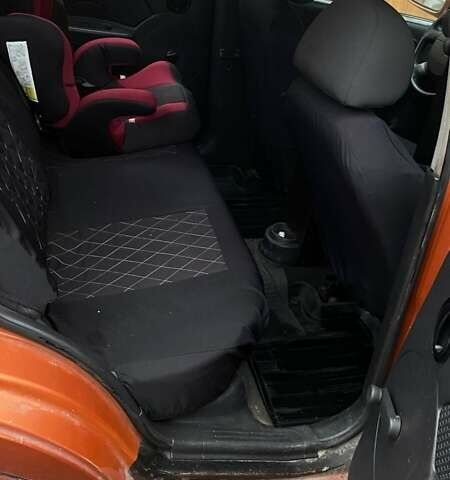 Желтый Шевроле Авео, объемом двигателя 1.5 л и пробегом 584 тыс. км за 2150 $, фото 4 на Automoto.ua