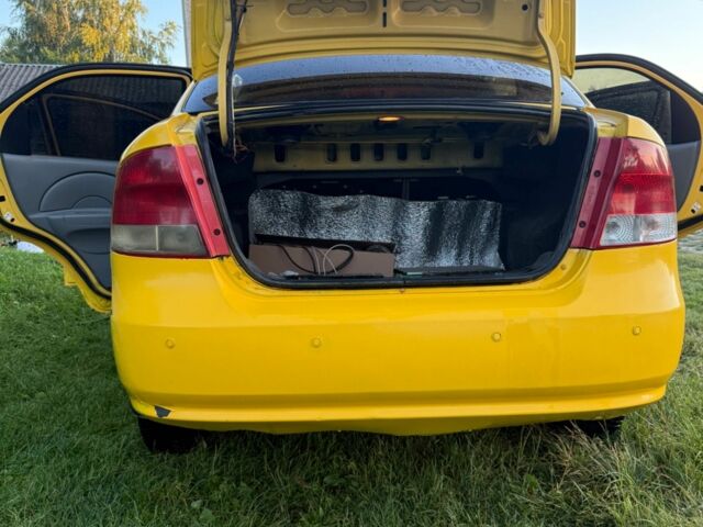 Жовтий Шевроле Авео, об'ємом двигуна 1.5 л та пробігом 320 тис. км за 3000 $, фото 10 на Automoto.ua