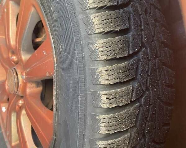 Желтый Шевроле Авео, объемом двигателя 1.5 л и пробегом 300 тыс. км за 3000 $, фото 2 на Automoto.ua