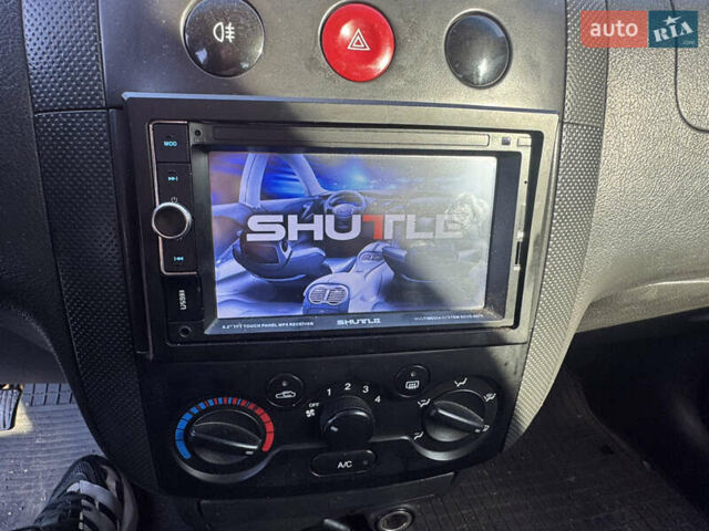 Желтый Шевроле Авео, объемом двигателя 1.5 л и пробегом 179 тыс. км за 600 $, фото 24 на Automoto.ua