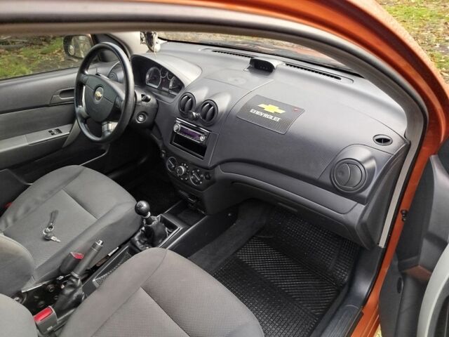 Жовтий Шевроле Авео, об'ємом двигуна 1.5 л та пробігом 106 тис. км за 4550 $, фото 6 на Automoto.ua