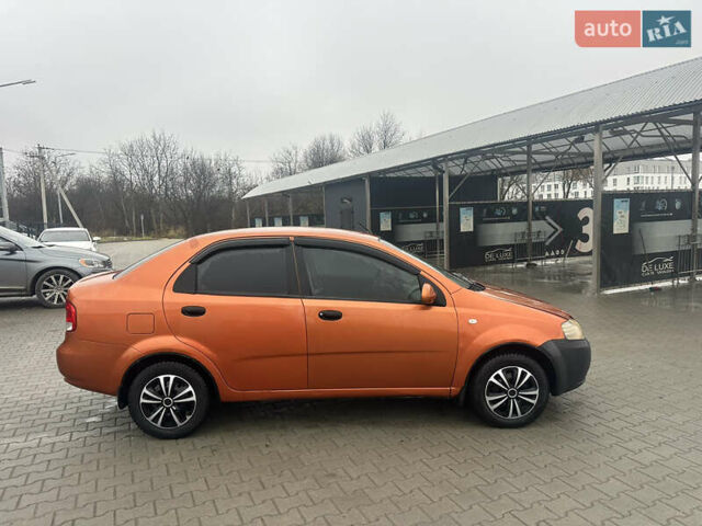 Желтый Шевроле Авео, объемом двигателя 1.5 л и пробегом 206 тыс. км за 1790 $, фото 12 на Automoto.ua