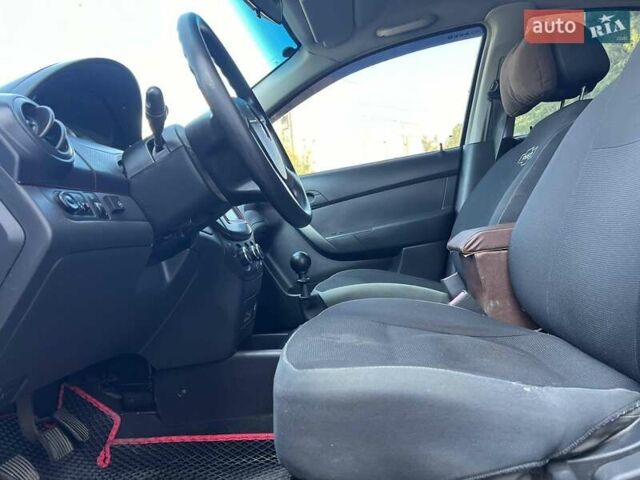 Желтый Шевроле Авео, объемом двигателя 1.5 л и пробегом 118 тыс. км за 4100 $, фото 18 на Automoto.ua